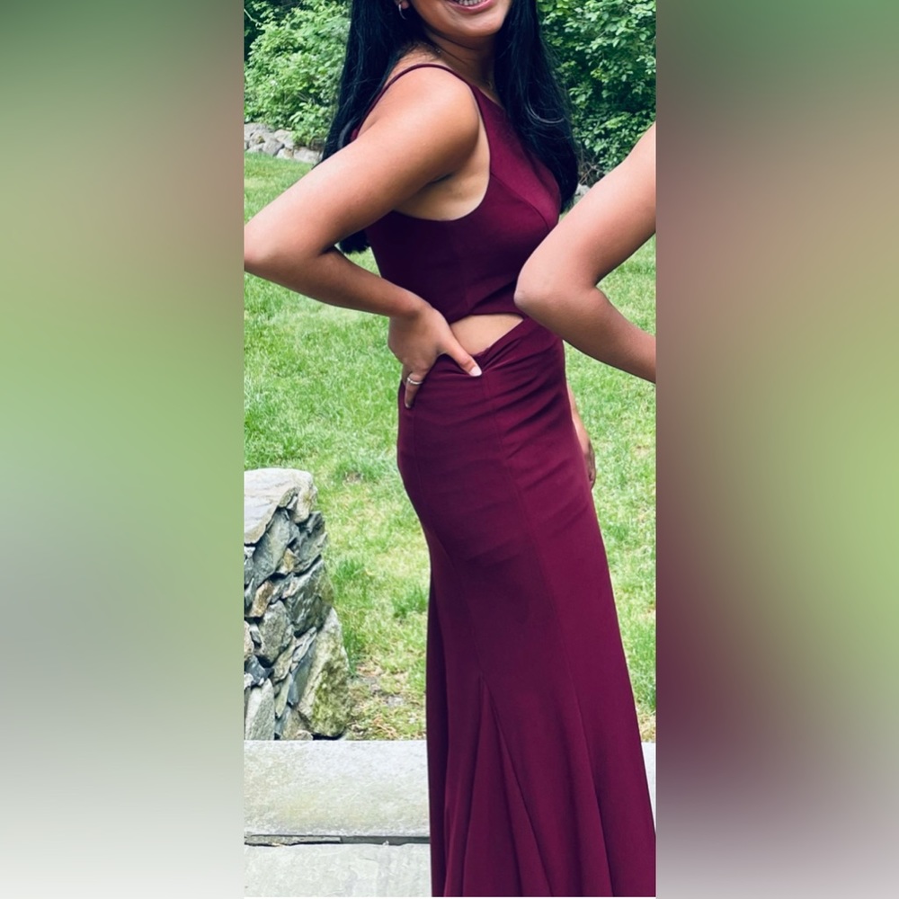 Nordstrom Size 1-2 Maroon Full length one Shoulder Prom Dress